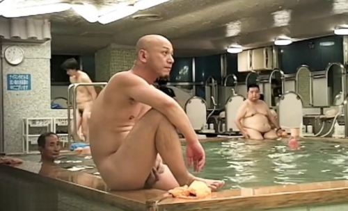 คลิปซ่อนกล้องแอบถ่ายในห้องซาวน่า(ออนเซ็น)ผู้ชายญี่ปุ่นของจริงเห็นหลายมุม ล็อกเกอร์เปลี่ยนเสื้อผ้า ห้องอาบน้ำ อ่างแช่น้ำร้อน